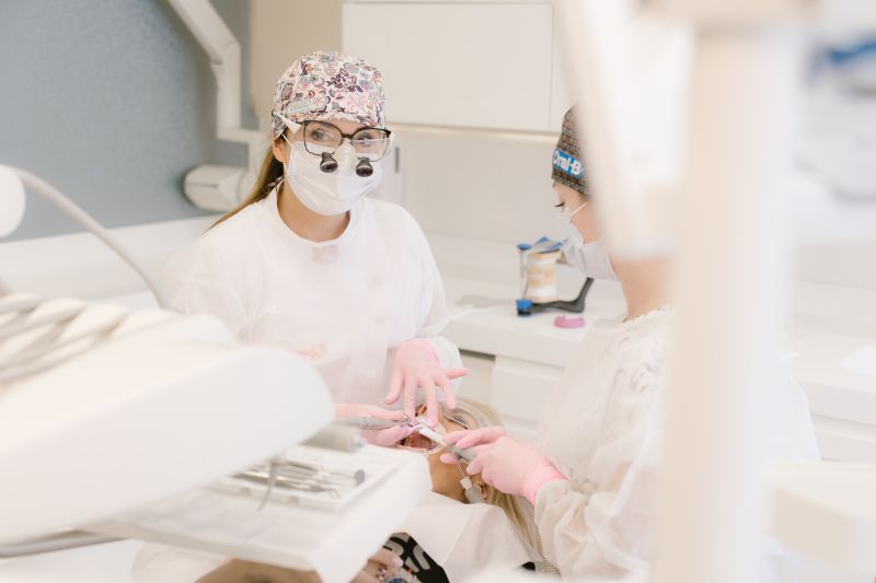 Znieczulenie ogólne w stomatologii Pro-Familia – komfortowe leczenie dla pacjentów z dentofobią i nie tylko